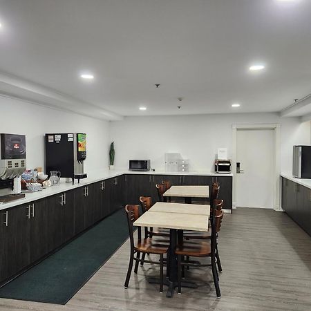 Travelodge Suites By Wyndham Saint John Exterior foto