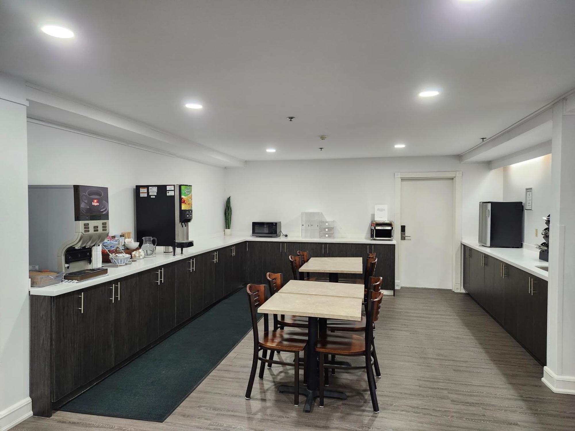 Travelodge Suites By Wyndham Saint John Exterior foto